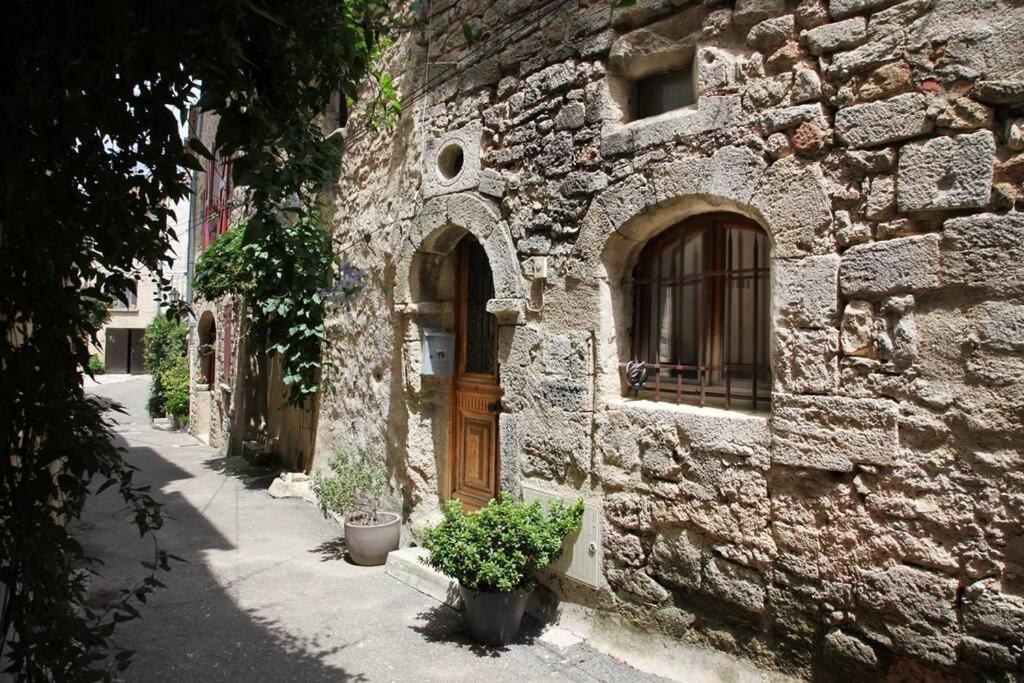 Maison De Charme Renovee Villa Cucuron Exterior photo